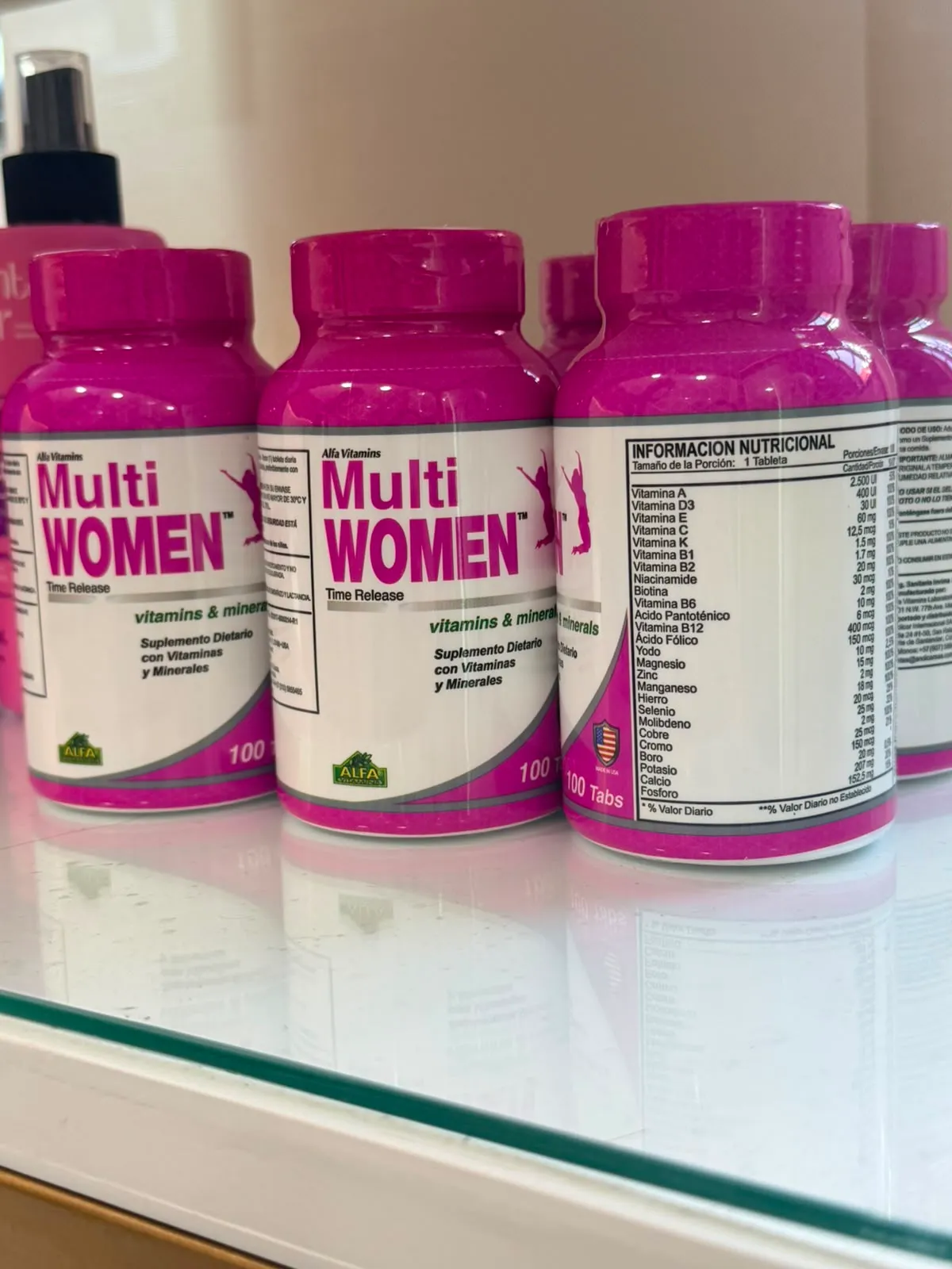 Frasco de Multi Women de Alfa Vitamins, 100 tabletas.